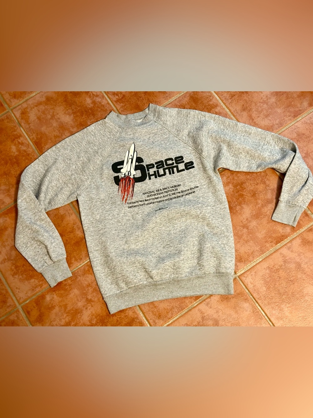 1982 Space Shuttle Smithsonian Crewneck Sweater Sz Large
